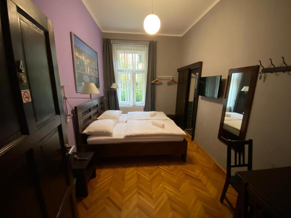 Station Hotel 3*
